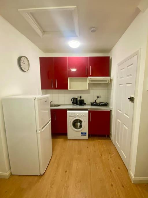 Ferienwohnung Penthouse Studio With 2 Double Beds & Smart Tv. Great London Location Exterior foto